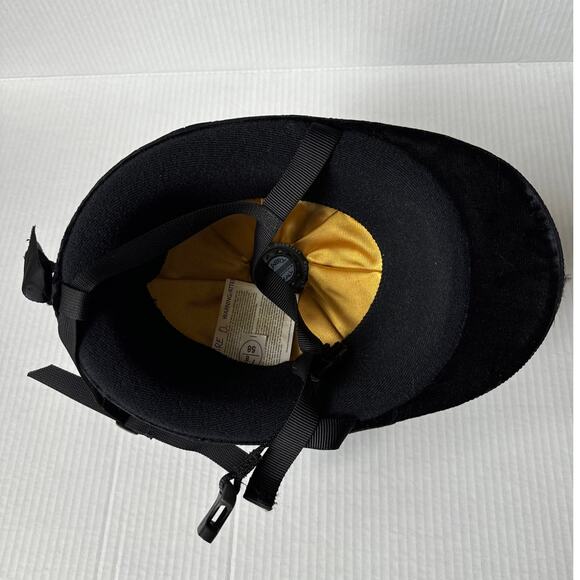 Harry Hall Riding Hat Helmet black velvet size 7 1/8 made in England - Picture 4 of 12